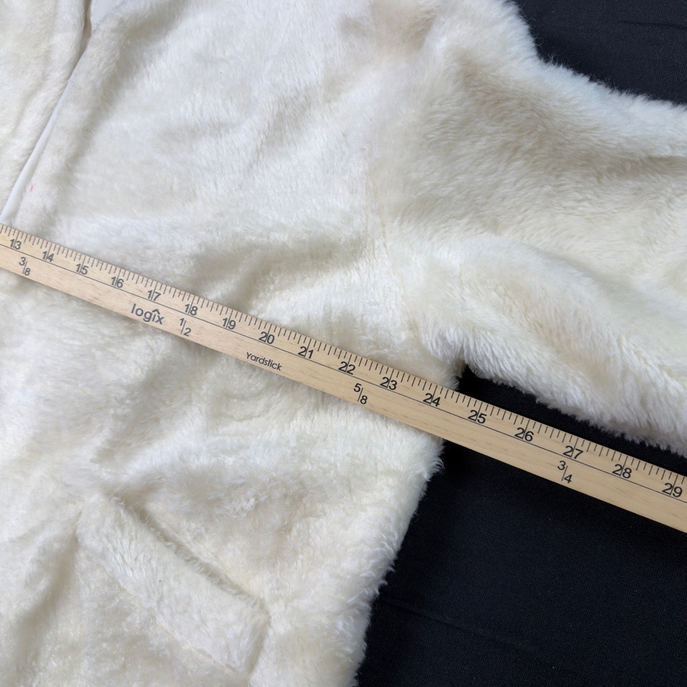 ⭐️Cream White Faux Fur Short Sleeve Jacket Size ? Brand ? Soft Plush Jacket Coat - Picture 6 of 9